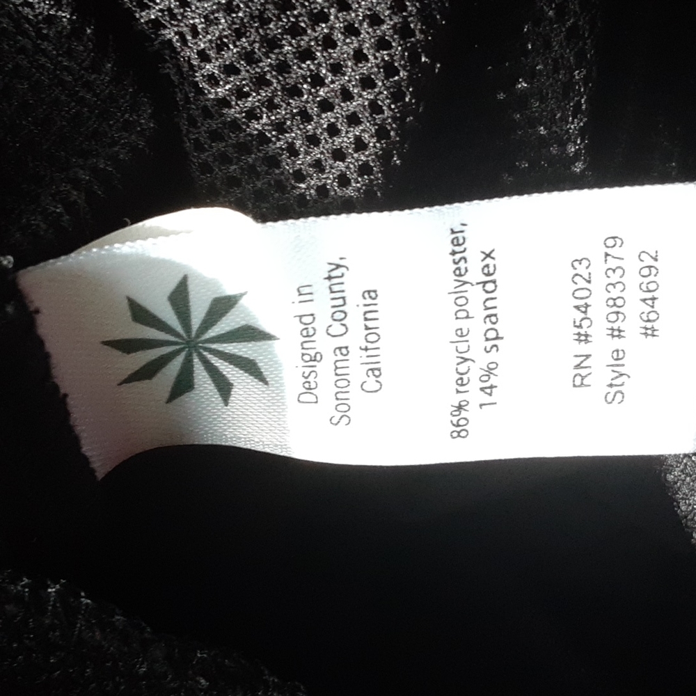 Athleta sz 14 shorts with silver closure and zipper mesh lined pockets - Picture 8 of 8